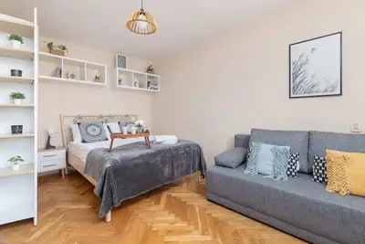 Eagle Pharmacy | Elegant Studio | Desk