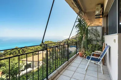 Image de Appartement Vangelis avec vue sur la mer, terrasse et Wi-Fi.