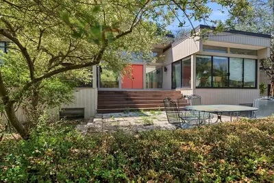 Image de Modern Villa with private pond near Legoland and Delaware River.