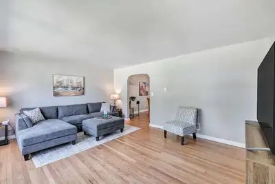 Image de Two-bedroom Centrally Located  Updated Townhouse