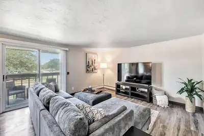Image de Contemporary Two-Bd Upper Suite