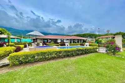 Image de Beautiful Luxurious Villa on Lake Calima