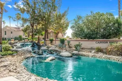 Image de Canyon Shores Desert Escape!