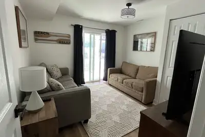 Image de Great Location- Block from beach and boardwalk!