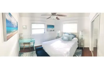 Image de Palms in Paradise-Minutes to the beaches/downtown