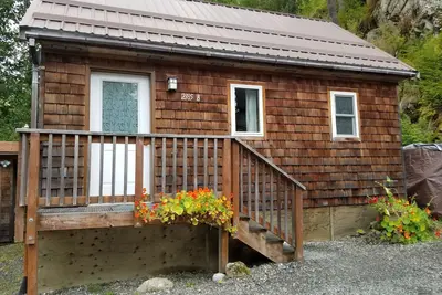 Image de Sitka Rose - Cabin, minutes from airport & ferry - self check-in