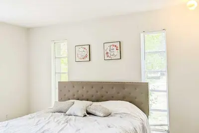 Image de Cozy Home/Mins From Beach/Water Park/Downtown/Golf