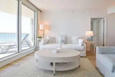 Image de Serene Relaxation with Semi-Private Elevator at St. Maarten