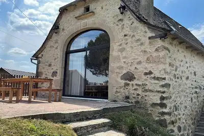 Homerez - Maison charmante à Maleville avec jardin privé et parking.