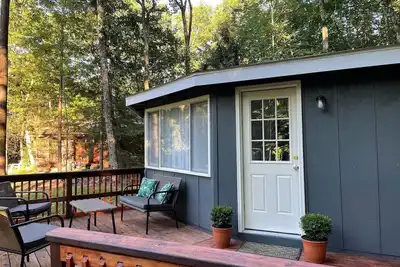 Image de Cozy Cabin in the Woods - close to great hiking spots!