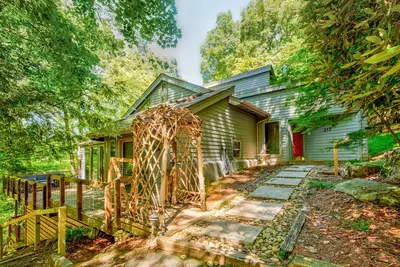 Image de Deerwood Manor - Valle Crucis retreat with pool table, ping pong, firetable