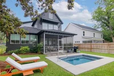 Image de Music Manor / 3-King Beds w/ Pool, mins to Beach&Dt