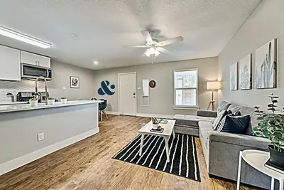 Image de Boutique Space near Deep Ellum, Downtown, and Fair Park!