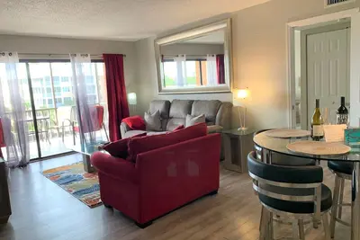 Image de Modern and Stylish 2/2 Condo! Harbor Towers Siesta Key!