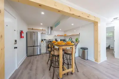 Image de Seaside Sanctuary, 2 blocks to sand and free parking!