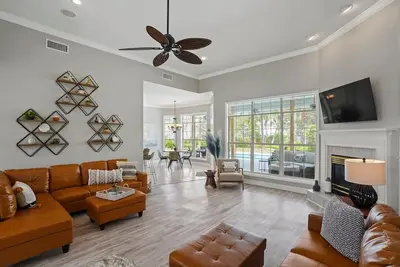 Image de Beach 2 Blocks, Private Resort Pool, 2GolfCarts, 5Bdrms, 10Beds, 3Baths, Sleeps 16