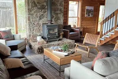 Image de Log Cabin with the Best Views of the Little Red River