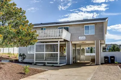Image de Gander Getaway | 740 ft to the beach | Private Pool