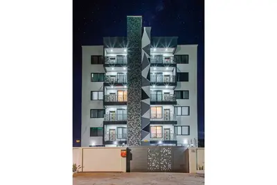 The Avery Apartment 1b, East Airport