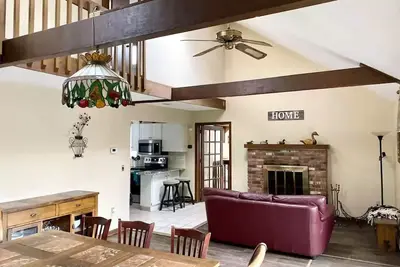Image de New! Poconos Home: Game Room + Hot Tub + Kalahari + Camelback + Pet Friendly