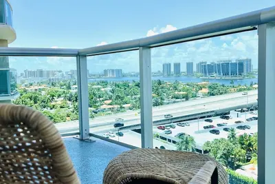 Image de Ocean Reserve *1b/1b Sunny Isles * Wifi & Parking*