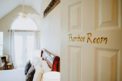 Image de Grand Cayman's Award-Winning Shangri-La Bed & Breakfast - Relaxing Bamboo Room