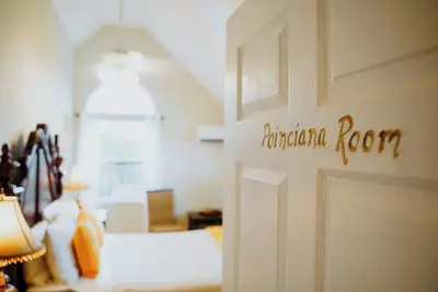 Image de Unique & Quiet Poinciana Room at Cayman's Award-Winning Shangri-La B&B