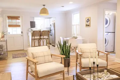 Image de Sleeps 10•5 Beds•3 min to Dt Beaufort•12 min to Parris Island 🇺🇸•Shaded Deck