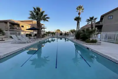 Image de Sports Village- cozy condo with pools