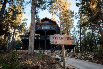 Image de Serene 4 Br, ⛰ Views, Hiking, 🌠 Gaze, Cen Location.