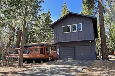 Image de Remodeled Lakeside home in Exceptional location
