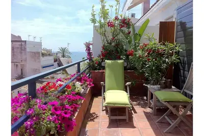 Superbe duplex 3 terrasses plein centre-ville à 50m de la mer