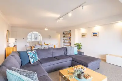 Image de The Dunes, 17/38 Marine Drive - fabulous unit with pool, tennis court