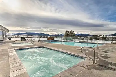 Image de Cozy Fraser Condo w/ Fireplace & Resort Perks