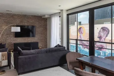 Image de Stunning Space with Balcony at The Moderne
