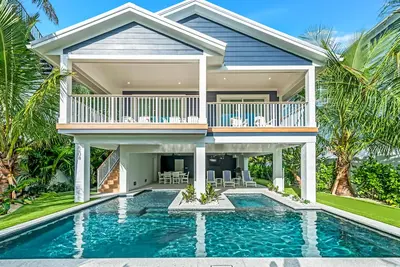 Image de Luxury home with Pool, Putting Green, Bradenton Beach, Fl