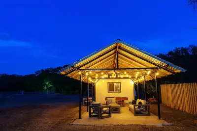 Image de King Suite, Family Friendly & Outdoor Pool Table