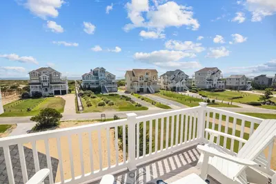 Image de Summer Savings - Semi-Oceanfront Dog Friendly w/ Pool, Hot Tub, Beach Nearby