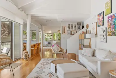 Image de Beachside Oasis with Pool - Close to Beach and National Park Access - Walk to Cafes