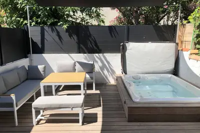 Image de Maison de Plage avec Jacuzzi