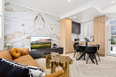 Image de Central 2-Bed Terrace House by the Harbour