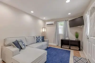 Image de Cozy Basement King Bed Apt - Cherrydale