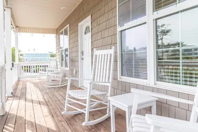 Image de Ocean Breeze at Cb - 0. 2miles to the Beach!