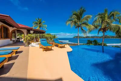 Image de Beautiful Beachfront House with pool, Best location at Playa Flamingo