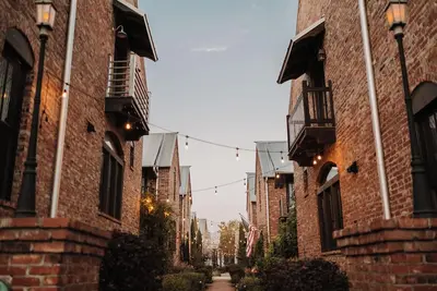 Image de Prime location in Carlton Landing : Fragrance-Free : 2 Free Kayaks
