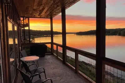 Image de Canal View Trailside Cabin 23a