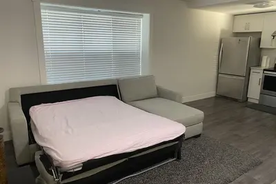 Image de 1bd, 1bth, kitchen, living room, Ac, an entire suite, separate entrance