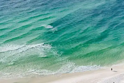 Image de Neaux Worries: Newly remodeled Ocean Front 16th Floor Pearl Condo!