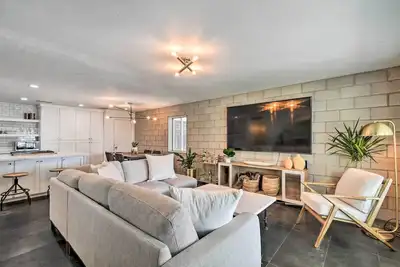 Image de Relaxing Phoenix Getaway w/ Sauna + Yoga Room