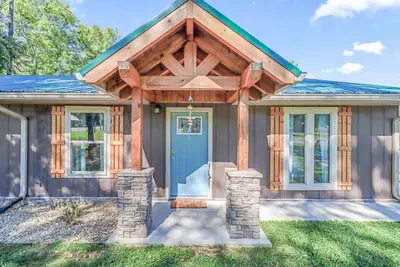Image de Relaxing, family friendly lodge by the lake.
